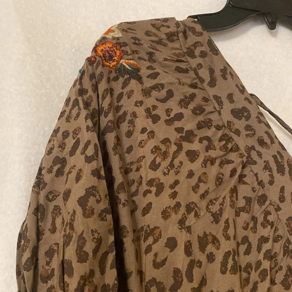 💫 NWT Leopard Embroidered Print Dress - Picture 3 of 12